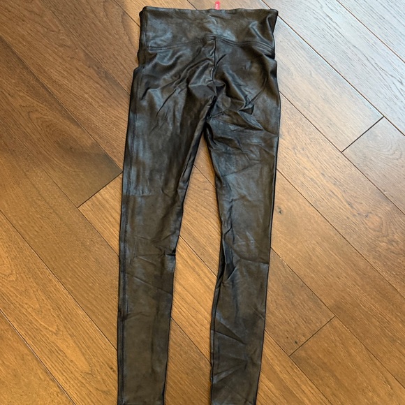 Spanx Black Faux Leather Leggings Medium - Picture 4 of 4